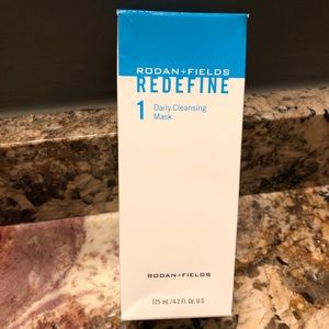 R+F Redefine Daily Cleansing Mask